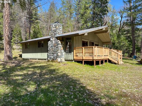 18000 Illinois River Rd, Selma, OR, 97538-8620 | Card Image