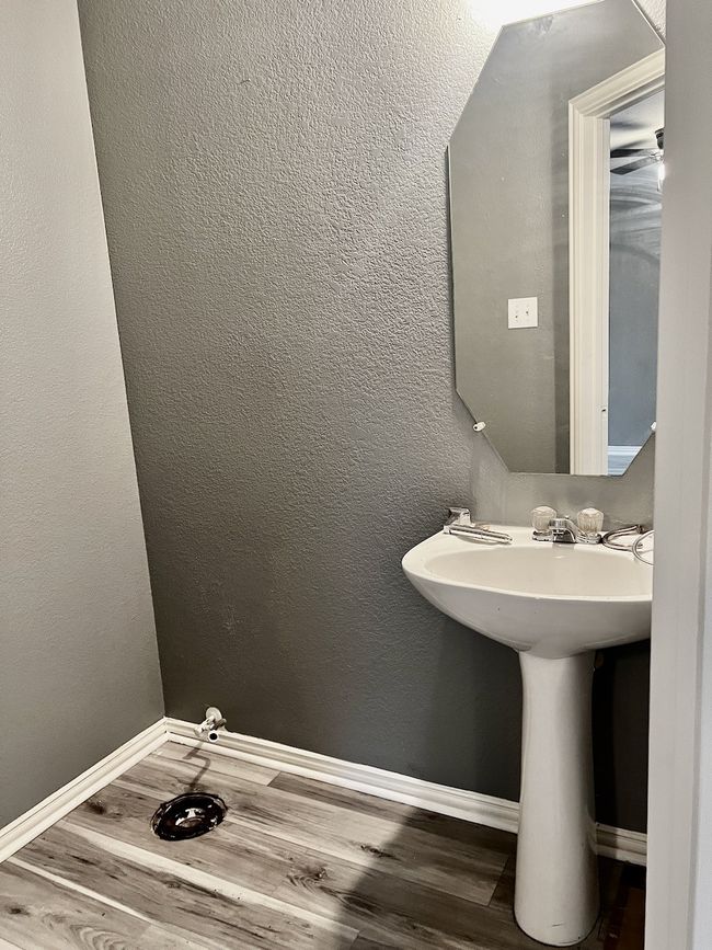 Half Bath | Image 6