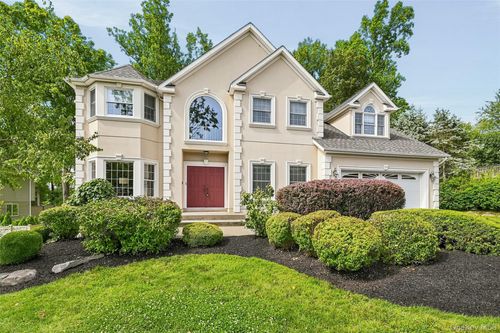 48 Greenwich Ave, Central Valley, NY, 10917-3718 | Card Image