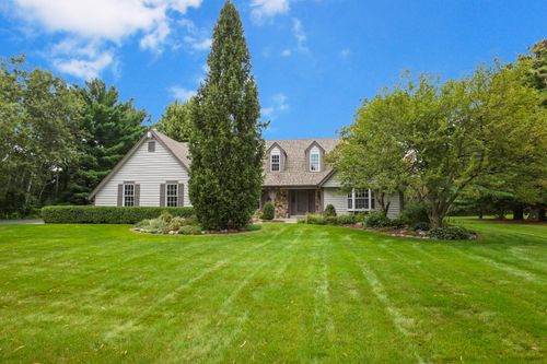 171 Birch Rd, Delafield, WI, 53018-1306 | Card Image