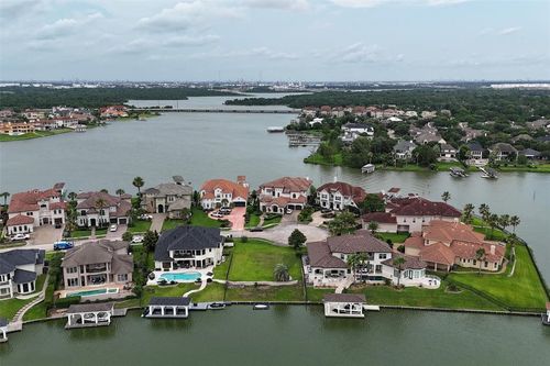 2910 N Island Dr, Seabrook, TX, 77586-1636 | Card Image