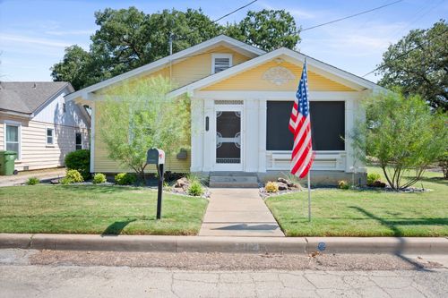 2302 Nw 3rd Ave, Mineral Wells, TX, 76067-2925 | Card Image