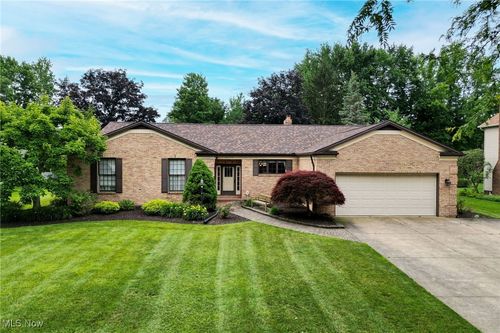 8016 Meloria Ln, Mentor, OH, 44060-5955 | Card Image