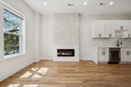 2002 W Huron St, Chicago, IL, 60612-1606 | Card Image