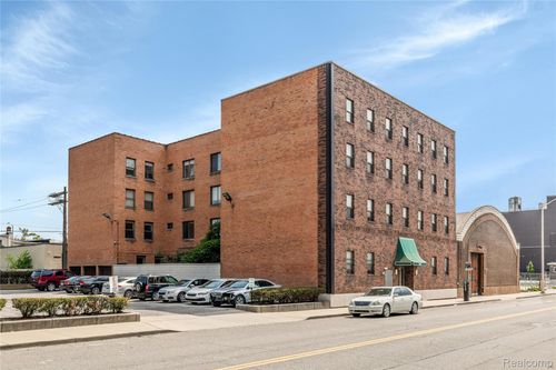 apt-106-629 W Milwaukee St, Detroit, MI, 48202-2935 | Card Image