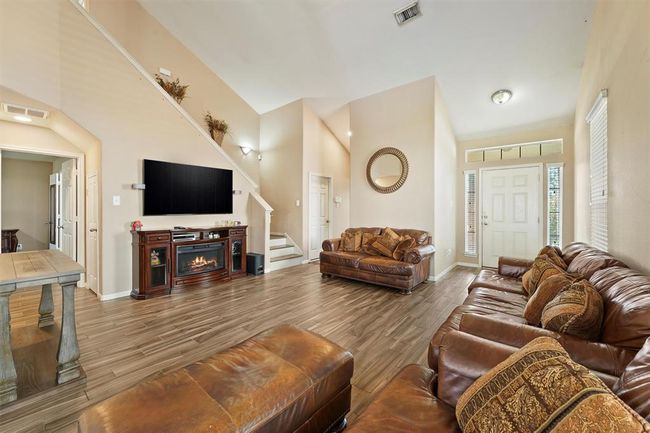 2439 Pinpoint Dr, House other with 3 bedrooms, 3 bathrooms and 2 parking in Spring TX | Image 7