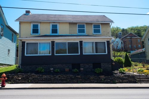 160 N Water St, West Newton, PA, 15089-1532 | Card Image
