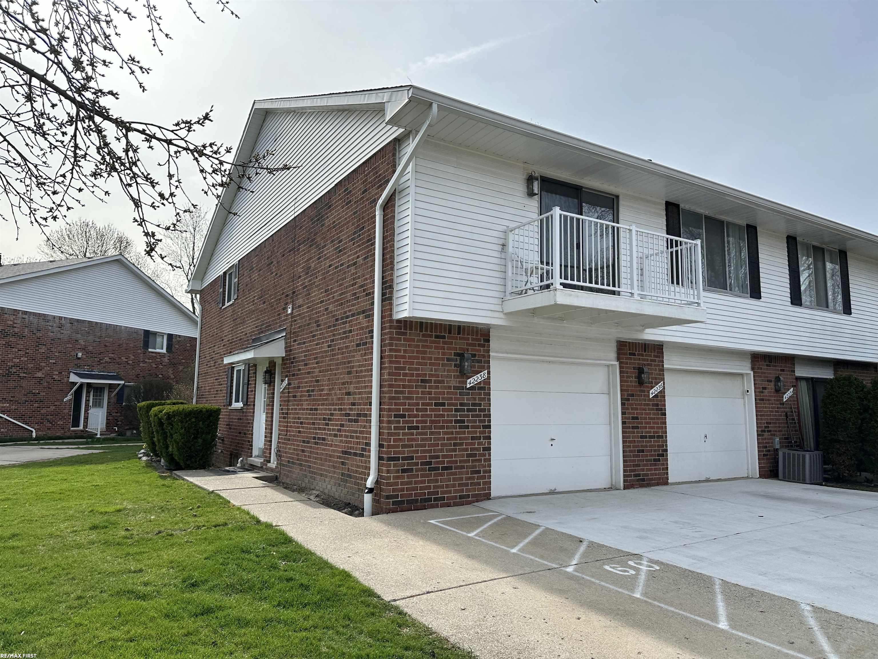 Toddmark Ln, Clinton Township, MI 48038