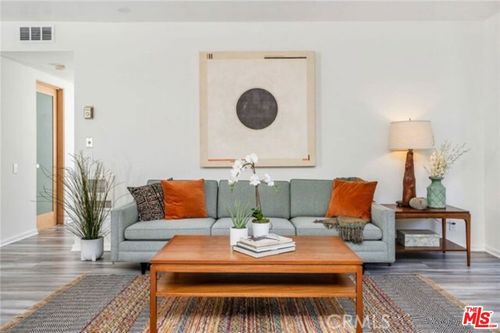 301-1015 N Kings Rd, West Hollywood, CA, 90048-2619 | Card Image