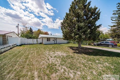 325 Nw Bonneville Dr, Idaho Falls, ID, 83401-2930 | Card Image