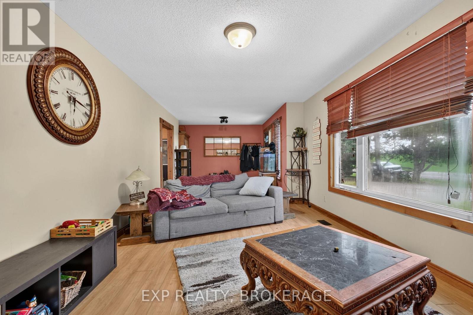 Residential in Quinte West (Sidney Ward) 5