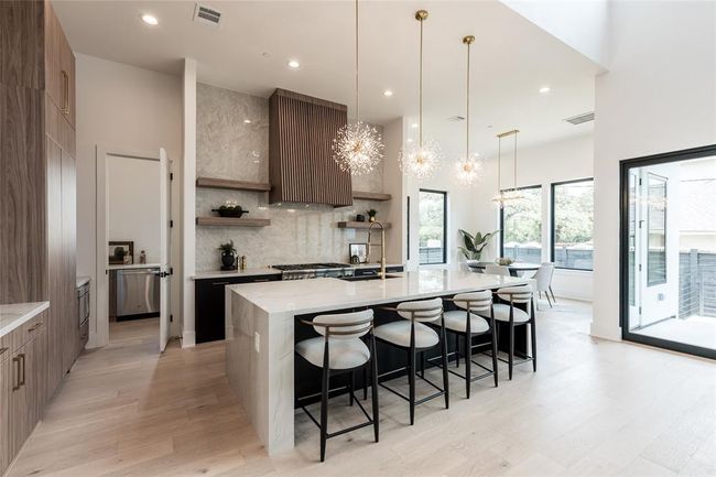 5008 Holt St, House other with 4 bedrooms, 6 bathrooms and 2 parking in Bellaire TX | Image 5