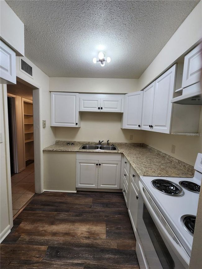 APT-5 - 300 Nw 20 Th Ave, Condo with 2 bedrooms, 1 bathrooms and null parking in GAINESVILLE FL | Image 20