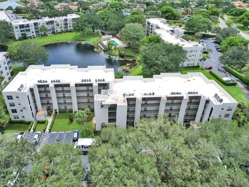 apt-201-9480 Poinciana Pl, Davie, FL, 33324-4805 | Card Image