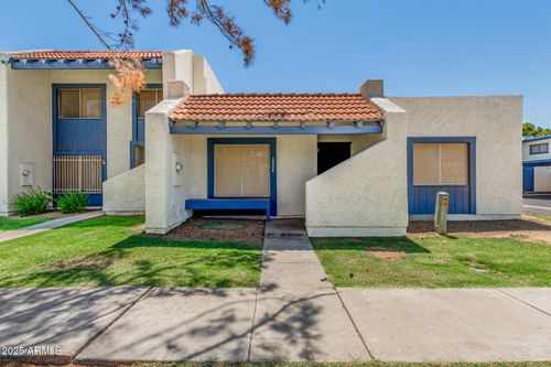 5424 W Laurie Ln, Glendale, AZ, 85302-6118 | Card Image