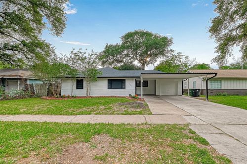 1905 Coulcrest Dr, Houston, TX, 77055-1409 | Card Image