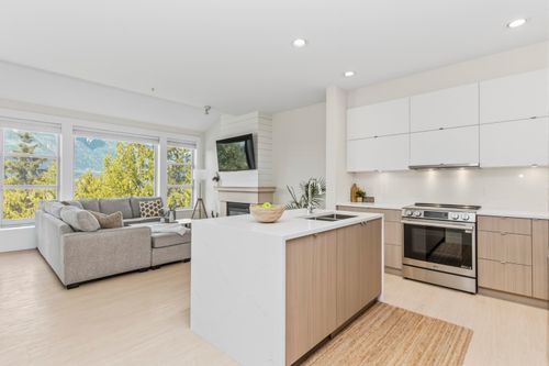 17-1026 Glacier View Dr, Squamish, BC, V8B0G1 | Card Image