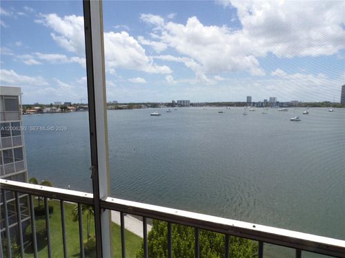 p609-3000 Marcos Dr, Aventura, FL, 33160-2548 | Card Image