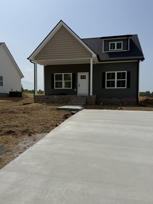 905 Wilkie St N, Mc Ewen, TN, 37101 | Card Image