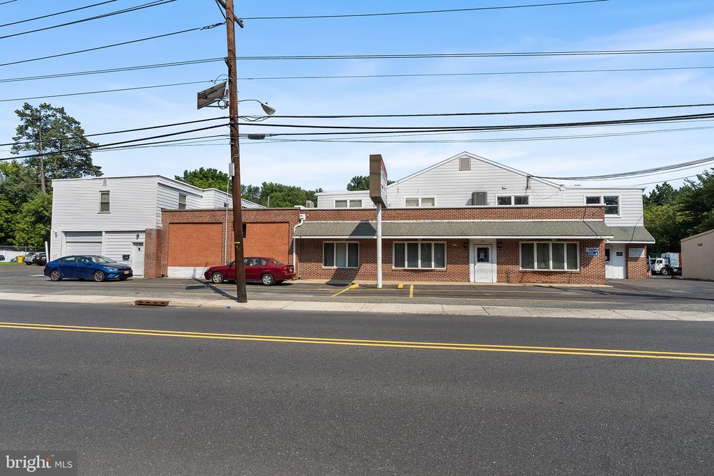 257 W Nicholson Rd, Audubon, NJ 08106