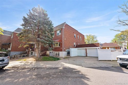 2535 Bayside Ln, Flushing, NY, 11358-1133 | Card Image