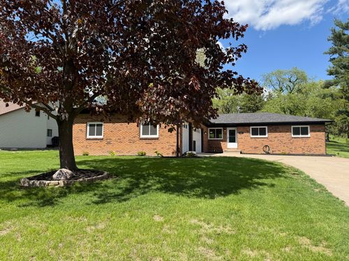 4065 Pinebrook Ln, Bettendorf, IA, 52722-6552 | Card Image