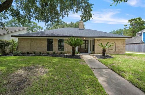 8811 Tavistock Dr, Houston, TX, 77031-3410 | Card Image