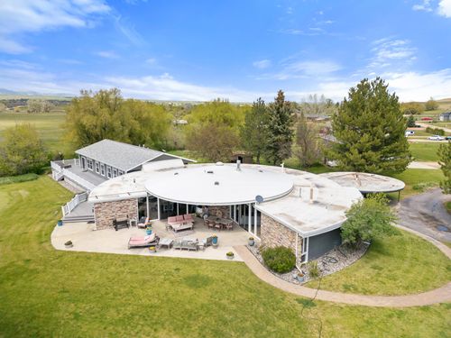 18 Circle 8 Dr, Sheridan, WY, 82801-9753 | Card Image