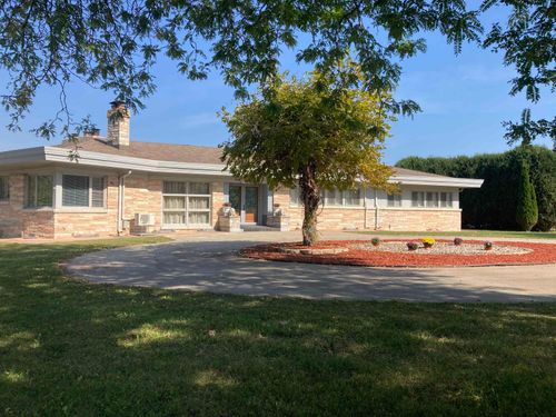 638 Vine St, West Bend, WI, 53095-4612 | Card Image