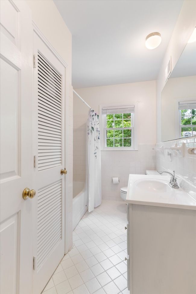 First full bath off of hallway. | Image 22