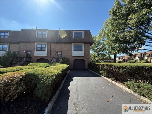 2905 Oaks Blvd, North Brunswick, NJ, 08902-2130 | Card Image