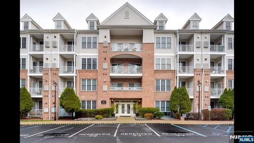 6419 Brookhaven Ct, Riverdale, NJ, 07457-1652 | Card Image