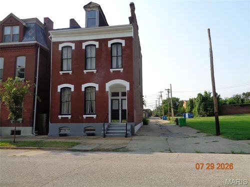 1412 Wright St, Saint Louis, MO, 63107-3827 | Card Image