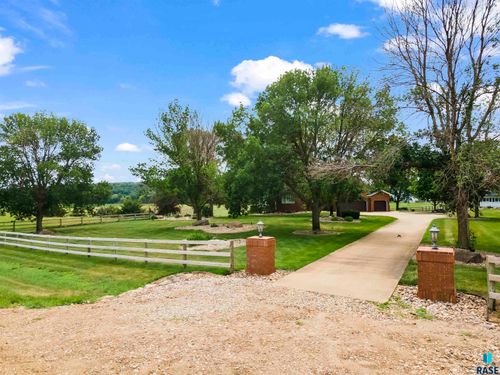 48381 277th St Street, Canton, SD, 57013-5507 | Card Image