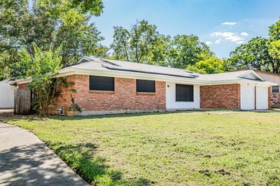 116 W Lavender Lane, House other with 3 bedrooms, 2 bathrooms and null parking in Arlington TX | Image 3