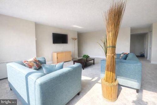 apt-405-1220 Blair Mill Rd, SILVER SPRING, MD, 20910-4810 | Card Image