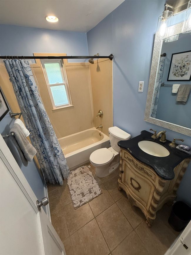 APT-2 - 2993 Walnut Grove Rd, Condo with 2 bedrooms, 1 bathrooms and null parking in Memphis TN | Image 16