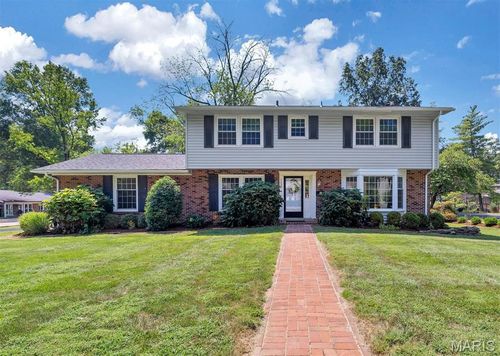 1422 Northlin Dr, Kirkwood, MO, 63122-2357 | Card Image