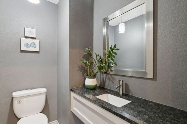 Guest bathroom | Image 19