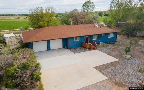 94 Cliff Dr, Riverton, WY, 82501-8800 | Card Image