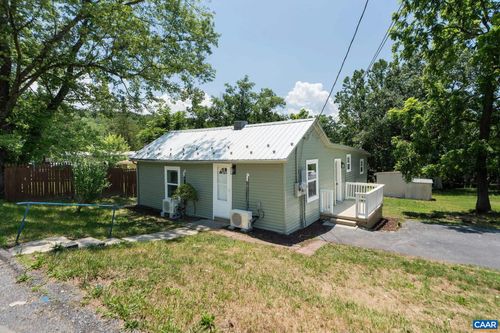 1805 Shenandoah Ave, Waynesboro, VA, 22980-3147 | Card Image