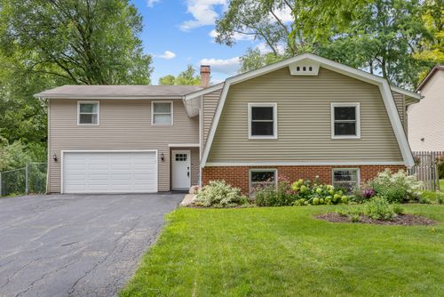 3217 Midway Dr, Island Lake, IL, 60042-9410 | Card Image