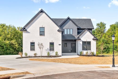 5028 Royal View Way, Clarksville, TN, 37040-3680 | Card Image