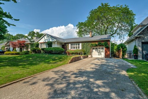 321 Wilson Ave, Burlington, ON, L7L2N1 | Card Image