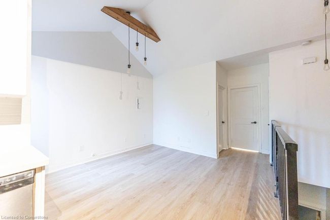 2 - 27 Grove St, House other with 1 bedrooms, 1 bathrooms and 1 parking in Hamilton ON | Image 4