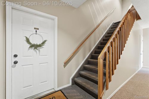 4964 Oak Hill Dr, Waterford, MI, 48329-1745 | Card Image