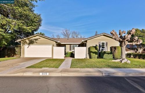 860 Niagara Ct, Concord, CA, 94518-3430 | Card Image