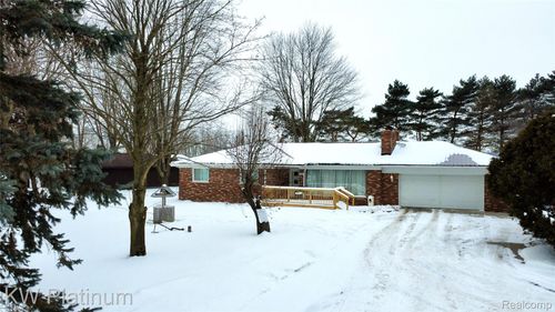 75205 Memphis Ridge Rd, Richmond, MI, 48062-3603 | Card Image