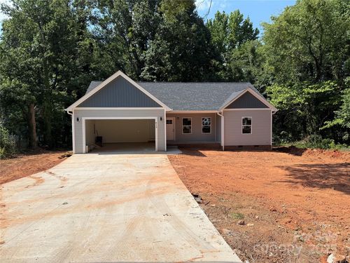 613 3rd Street Pl Sw, Conover, NC, 28613-2621 | Card Image