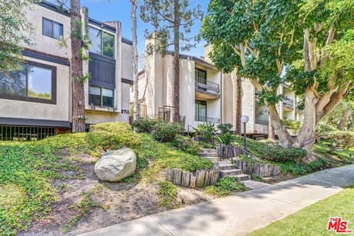 unit-104-8711 Falmouth Ave, Playa del Rey, CA, 90293-8666 | Card Image